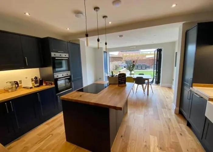 Westreach Filey - A 4 Bedroom, All En-Suite Sleep 8 Townhouse