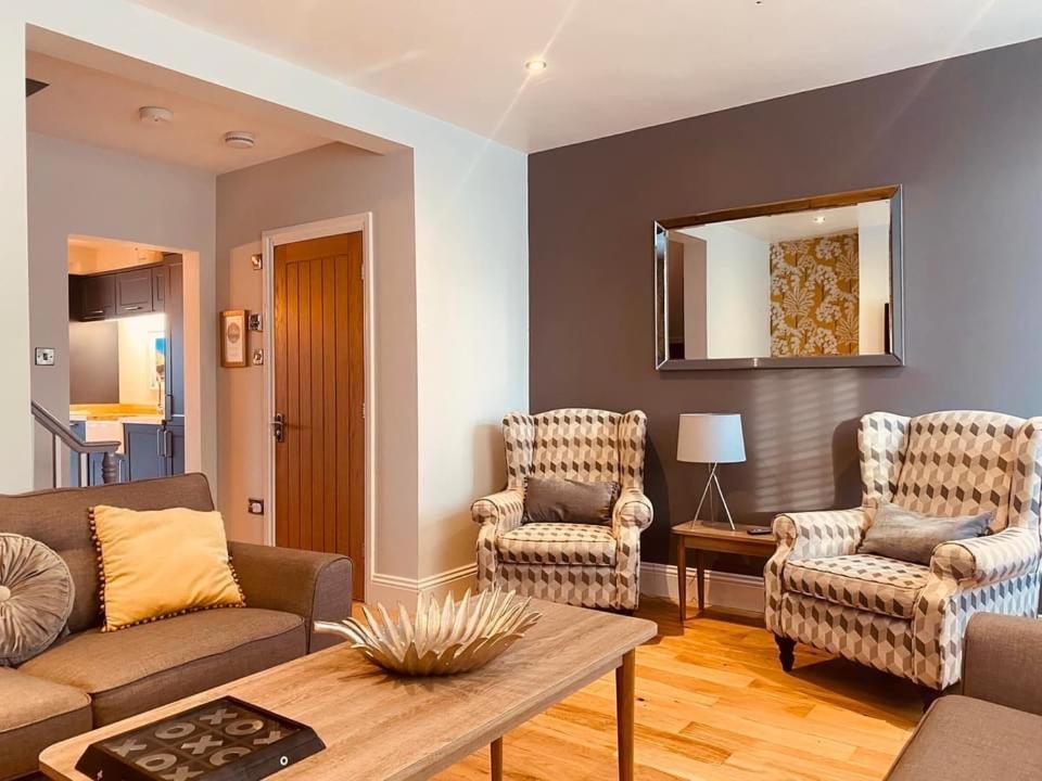 Westreach - A 4 Bedroom, En-suite Sleep 8 Townhouse Holiday home